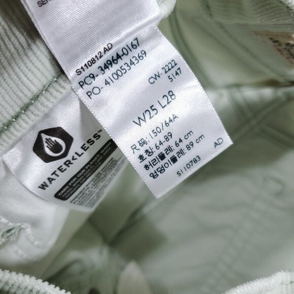 Levi’s Premium Wedgie Straight Corduroy Jeans Pants 25 x 28 Pastel Green Seafoam - Picture 8 of 13
